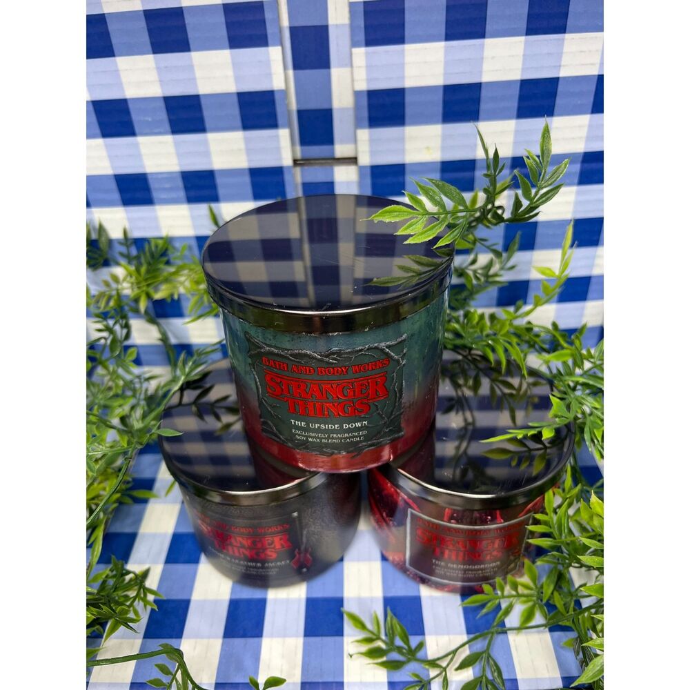 Stranger Things x Bath & Body Works Limited Edition Set - 3-Wick Candles Netflix - Picture 2 of 8